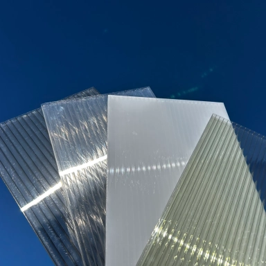 Polikarbonát oldalra