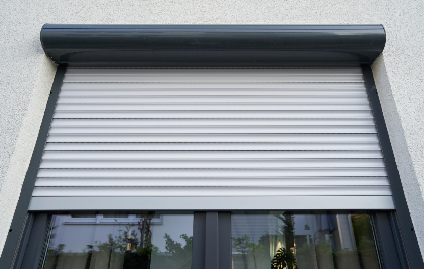 Külsőtokos műanyag redőny Külsőtokos műanyag redőny